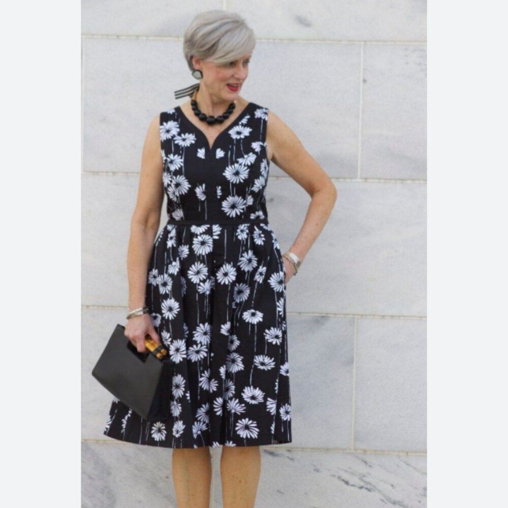 Talbots Womens Size 10 Black Daisy Print Midi Sleeveless Cotton Dress Rear Zip